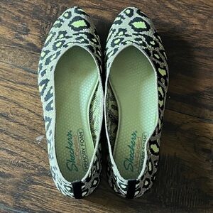 Skechers Green and Black Patterned Flats